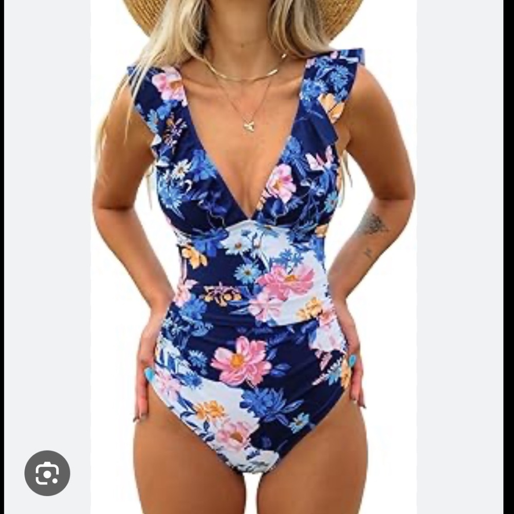 NWT Cupshe Floral Ruffle V‑Neck One‑Piece Swimsuit